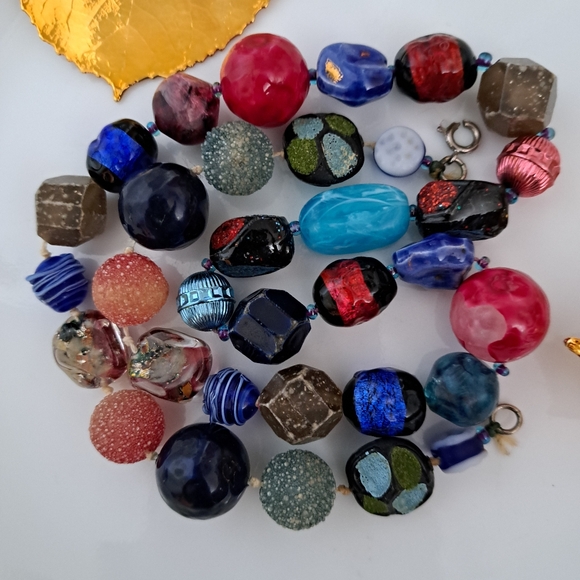 Vintage Beaded Necklace - Picture 3 of 5